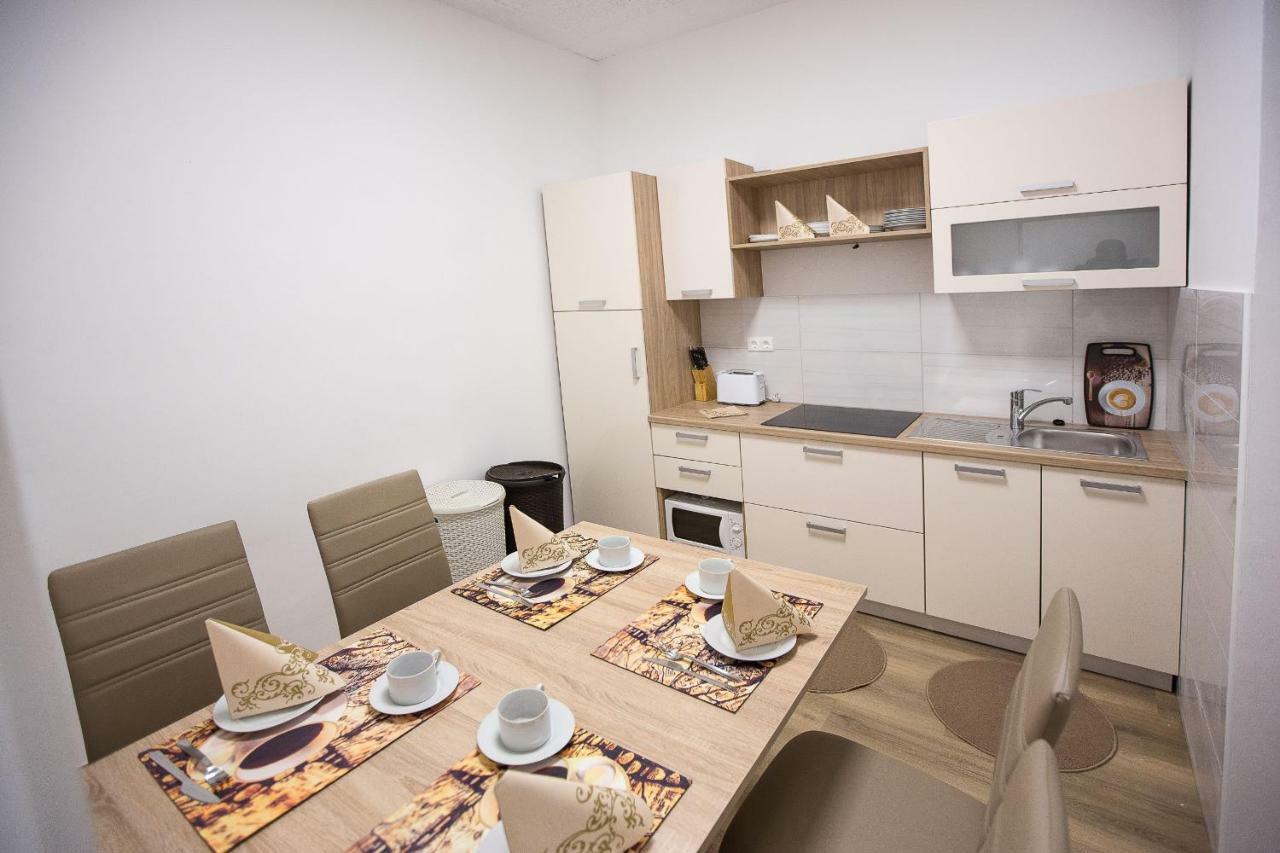 Minidorm Rooms In Heart Of City Center Maribor Ngoại thất bức ảnh